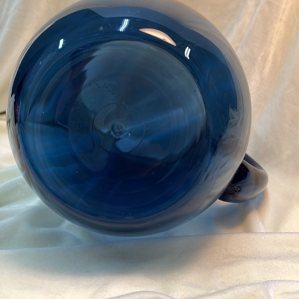 Acrylic teal blue vintage large pitcher pre owned Holds about a gallon. - Picture 5 of 7